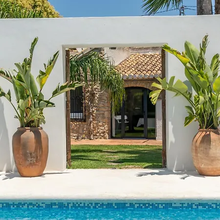 Enri Y Casita Con Piscina Y Jacuzzi
