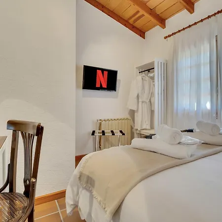 Enri Y Casita Con Piscina Y Jacuzzi Villa
